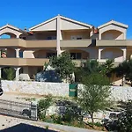דירה Luca Zečevo